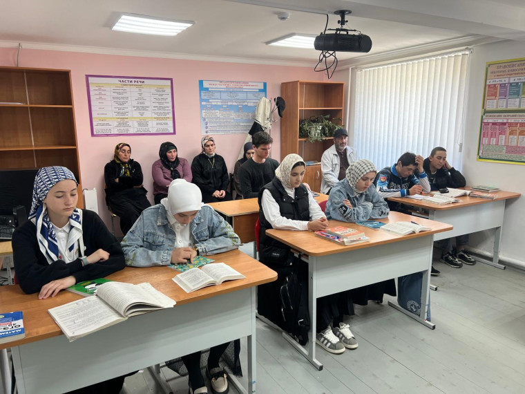 В МКОУ "Арадирихской СОШ" провели родительское собрание 9-ти класников..