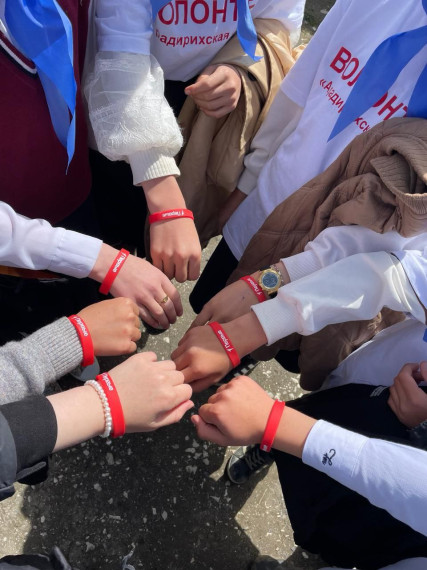 08.05.2024г активисты Движения Первых МКОУ «Арадирихская СОШ» провели традиционную акцию «Обелиск»..